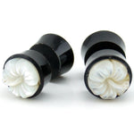 Black Horn Fake Gauges Plugs With Carved Mop Daisy Inlay