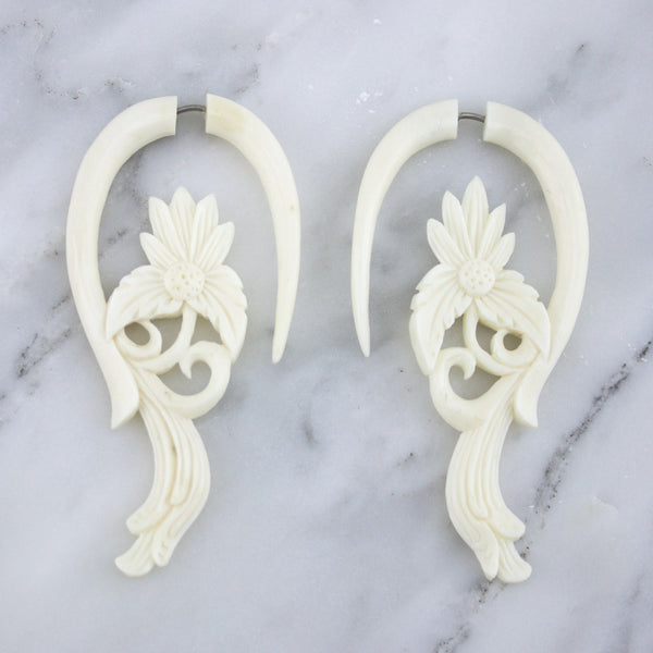 Swimming Lotus Bone Spiral Fake Gauges Earrings